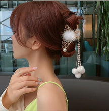 Load image into Gallery viewer, Metal Crystal Tassel Grip High Quality Sense
