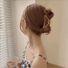 Load image into Gallery viewer, Metal Crystal Tassel Grip High Quality Sense